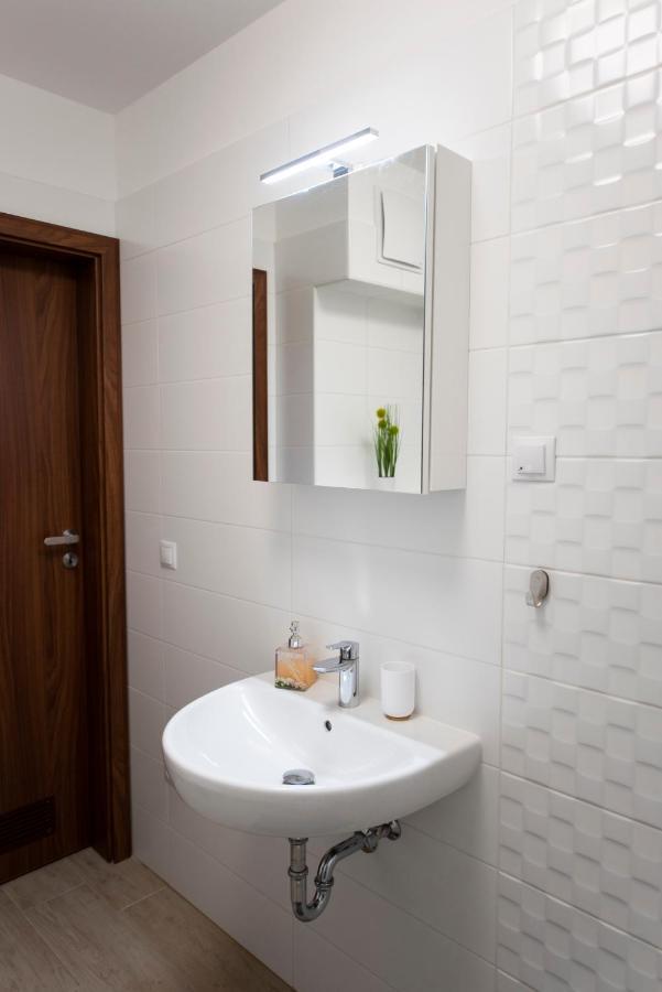 Lovely Apartman- Free Parking Peçuy Dış mekan fotoğraf