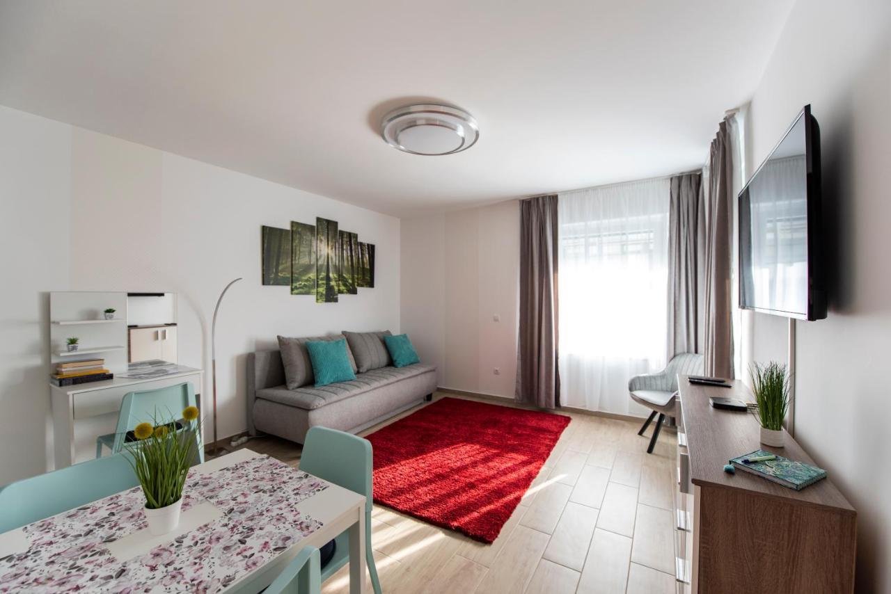 Lovely Apartman- Free Parking Peçuy Dış mekan fotoğraf